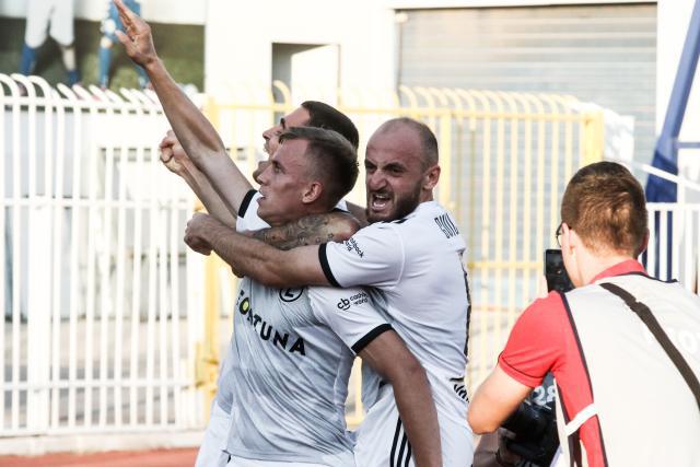 中国女篮和三人女篮共18人获体育运动荣誉奖章