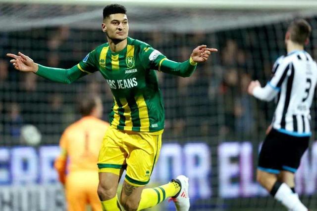 赵嘉义30分青岛胜同曦 贺希宁21分深圳负新疆